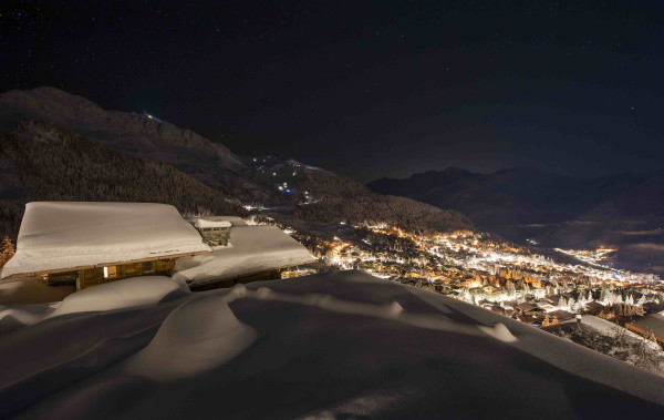 villa in Verbier : Rent estate comprised of 2 luxury chalets in Verbier with spa as well as a chalet for staff - Photo 49