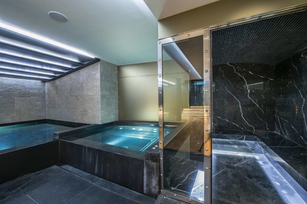villa in Courchevel : Rent this 8 bedrooms luxury chalet in Nogentil Courchevel 1850 - Photo 19