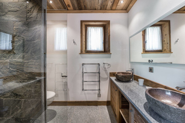 villa in Méribel : Rent the most beautiful in Méribel village perfect for a family winter holiday - Photo 21
