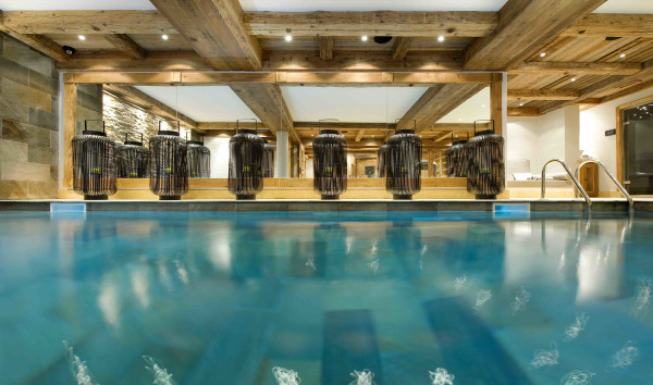 villa in Courchevel : Rent a luxury Chalet in Courchevel 1850, Ski in / Ski out, 7 bedrooms, indoor Swimming pool - Photo 25