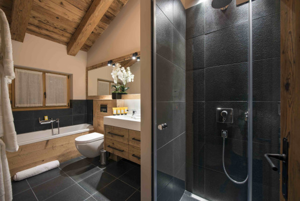villa in Verbier : Rent estate comprised of 2 luxury chalets in Verbier with spa as well as a chalet for staff - Photo 17