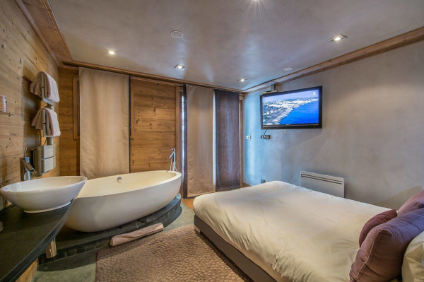 villa in Courchevel : Rent a Ski in / ski out Chalet on Pralong slopes. - Photo 7