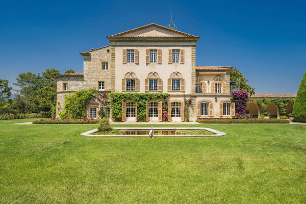 villa in Valbonne : Rent a unique Domaine between Mougins and Valbonne located on prestigious grounds of a total of 18 hectars with a tennis court. - Photo 65
