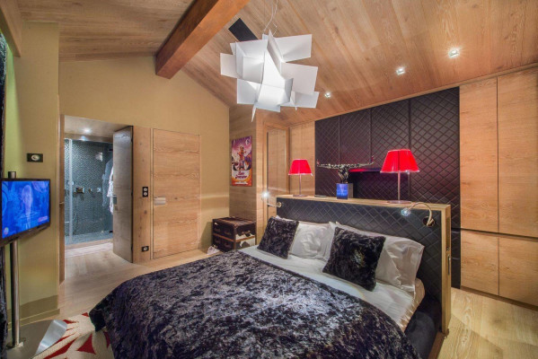villa in Courchevel : Rent this 5 bedrooms chalet in Courchevel 1650 - Photo 9