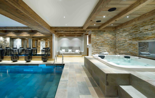villa in Courchevel : Rent a luxury Chalet in Courchevel 1850, Ski in / Ski out, 7 bedrooms, indoor Swimming pool - Photo 24