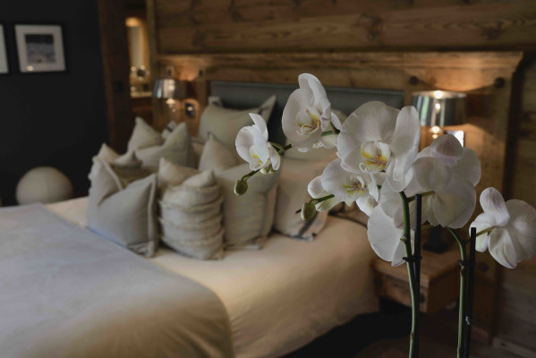 villa in Courchevel : Rent a luxury Chalet in Courchevel 1850, Ski in / Ski out, 7 bedrooms, indoor Swimming pool - Photo 16