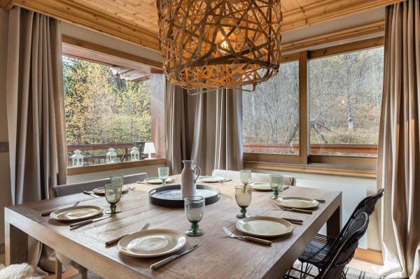 villa in Méribel : Rent this renovated chalet with a perfect location in Méribel station. - Photo 8