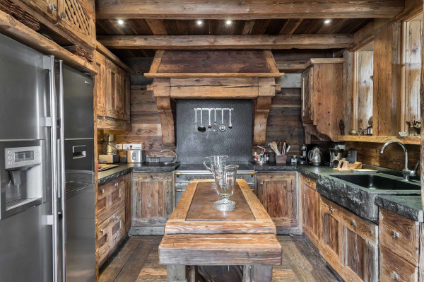 villa in Méribel : Rent this authentic chalet in Méribel Village with a lovely spa - Photo 7
