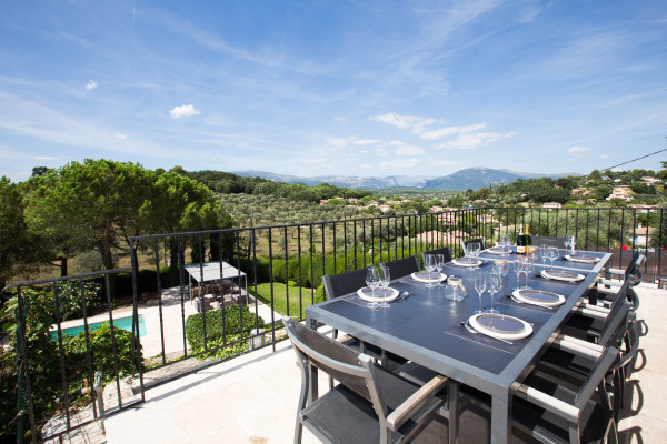 villa in Valbonne : Rent a Large Villa with Pool and View close to Valbonne Village - Photo 0