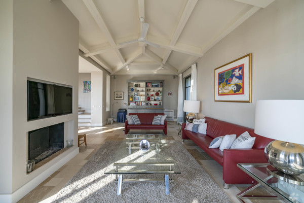 villa in Cap d'Antibes : Amazing sea view for this 6 bedroom villa located at 150m from the beach. - Photo 18