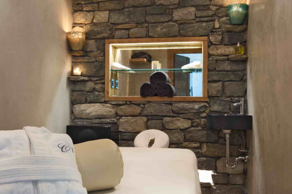 villa in Verbier : Rent estate comprised of 2 luxury chalets in Verbier with spa as well as a chalet for staff - Photo 41