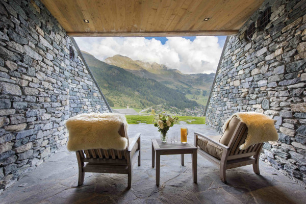 villa in Verbier : Rent estate comprised of 2 luxury chalets in Verbier with spa as well as a chalet for staff - Photo 105