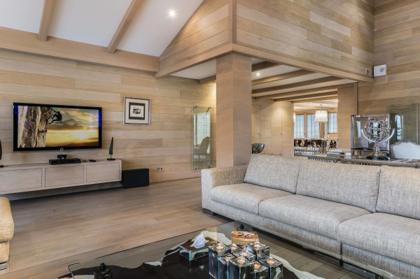 villa in Courchevel : Rent this Ski in/ ski out Chalet in Courchevel 1650 - Photo 4