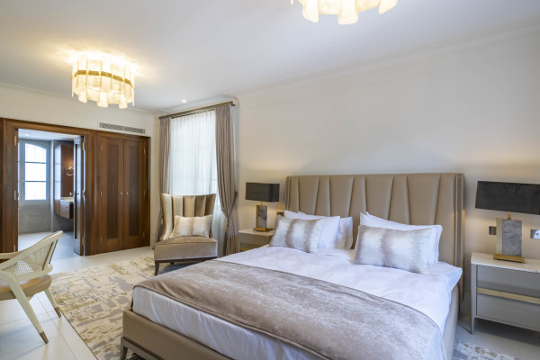 villa in Cannes : Rent stunning 8 bedroom chateau in the center of Cannes with sea views, pool and easy access to the Croisette and beaches - Photo 20