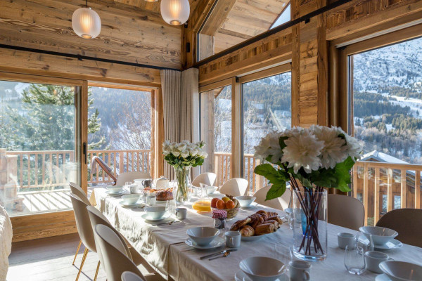 villa in Méribel : Rent this 6 bedroom chalet in a quiet area in Mussilon - Photo 8