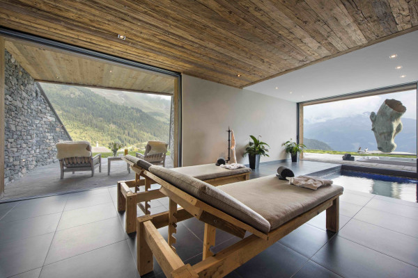 villa in Verbier : Rent estate comprised of 2 luxury chalets in Verbier with spa as well as a chalet for staff - Photo 107
