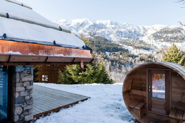 villa in Méribel : Rent this 6 bedroom chalet in a quiet area in Mussilon - Photo 0