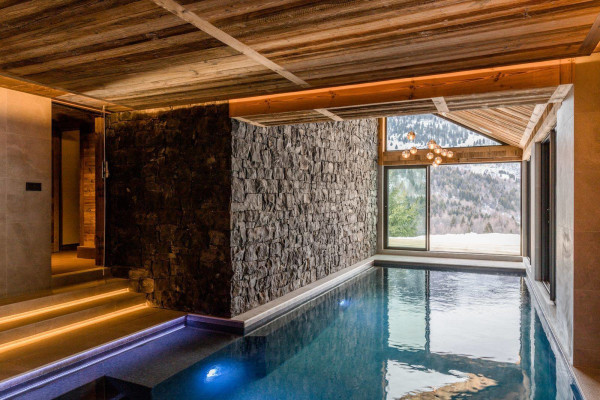 villa in Méribel : Rent this 6 bedroom chalet in a quiet area in Mussilon - Photo 24