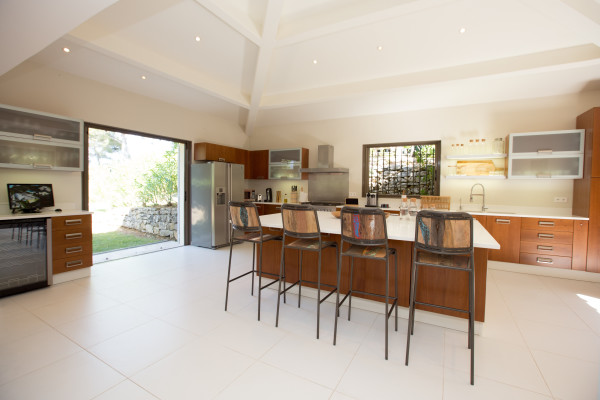 villa in Valbonne : Rent a Large Villa with Pool and View close to Valbonne Village - Photo 7