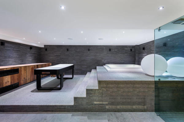 villa in Val d'Isere : Rent this chalet in Le Fornet, 200 m from the slopes. - Photo 6