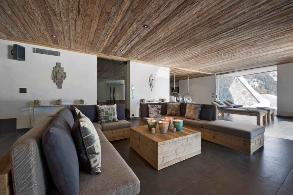 villa in Verbier : Rent estate comprised of 2 luxury chalets in Verbier with spa as well as a chalet for staff - Photo 38