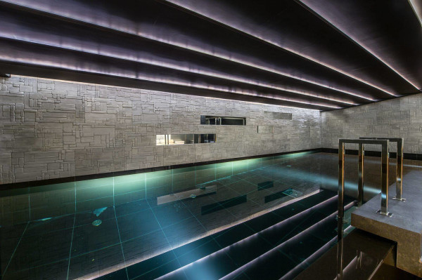 villa in Courchevel : Rent this 8 bedrooms luxury chalet in Nogentil Courchevel 1850 - Photo 18