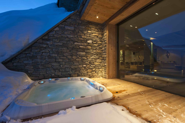 villa in Verbier : Rent estate comprised of 2 luxury chalets in Verbier with spa as well as a chalet for staff - Photo 53