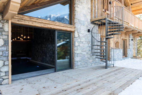 villa in Méribel : Rent this 6 bedroom chalet in a quiet area in Mussilon - Photo 26