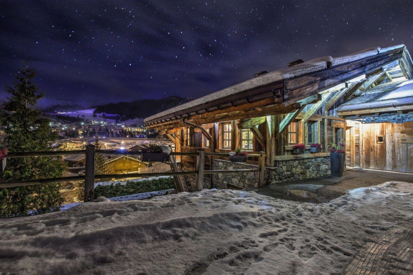 villa in Megève : Rent this ultimate luxury chalet in Mont d'Arbois, walking distance to Megeve. - Photo 0