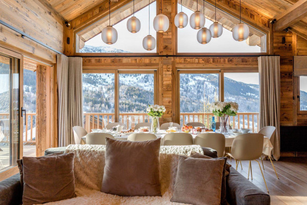 villa in Méribel : Rent this 6 bedroom chalet in a quiet area in Mussilon - Photo 7
