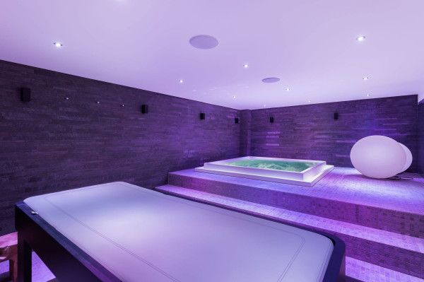 villa in Val d'Isere : Rent this chalet in Le Fornet, 200 m from the slopes. - Photo 7