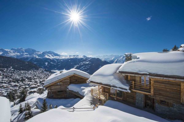 villa in Verbier : Rent estate comprised of 2 luxury chalets in Verbier with spa as well as a chalet for staff - Photo 2