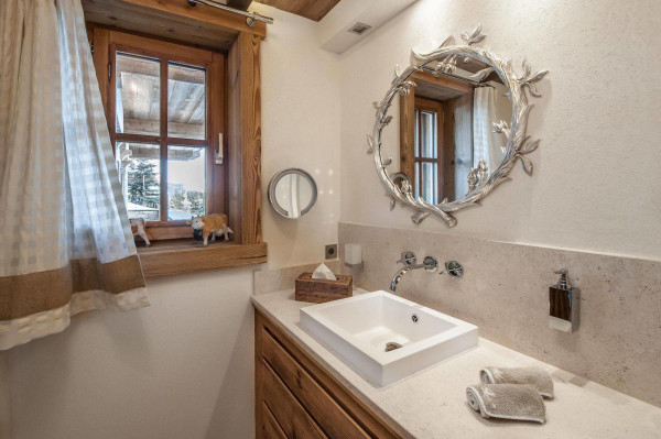 villa in Courchevel : Rent a Wonderful chalet in the most prestigious area of Courchevel. - Photo 18