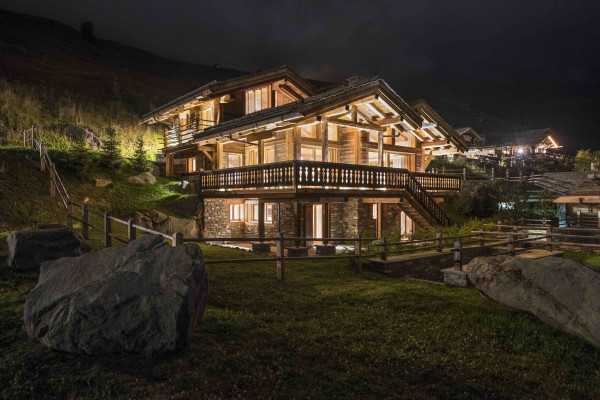villa in Verbier : Rent estate comprised of 2 luxury chalets in Verbier with spa as well as a chalet for staff - Photo 4