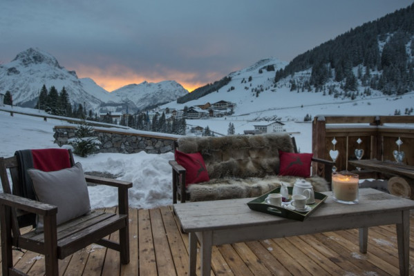 villa in Lech : Rent enchanting chalet with spa, sine cellar and cinema room in Lech, Austria - Photo 20