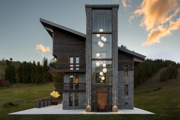 villa in  : Rent this brand new chalet with 8 bedrooms, ski in / ski out in Valberg. - Photo 0
