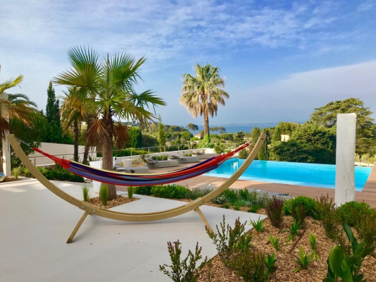 villa in Cap d'Antibes : Rent this brand new modern villa with a sea view on the Cap d'Antibes. - Photo 10