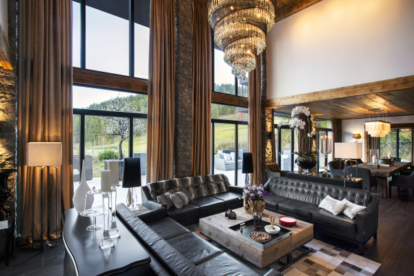 villa in  : Rent this brand new chalet with 8 bedrooms, ski in / ski out in Valberg. - Photo 1