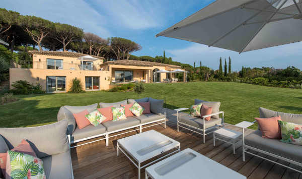 villa in St Tropez : Rent this luxurious 5 bedrooms villa with a direct access to the beach. - Photo 0