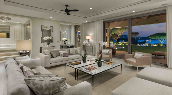 villa in St Tropez : Rent this luxurious 5 bedrooms villa with a direct access to the beach. - Photo 3