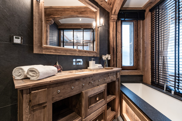villa in Chamonix : Rent this luxurious chalet with indoor swimming pool with a high level of comfort. - Photo 14