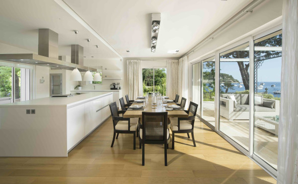 villa in Saint-Jean-Cap-Ferrat : Rent this waterfront property in Saint Jean cap Ferrat. - Photo 3