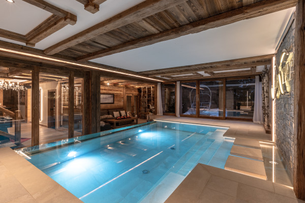 villa in Chamonix : Rent this luxurious chalet with indoor swimming pool with a high level of comfort. - Photo 0