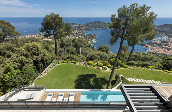 villa in Villefranche-sur-Mer : Rent this gorgeous villa with an extraordinary view of the bay of St Jean Cap Ferrat. - Photo 22