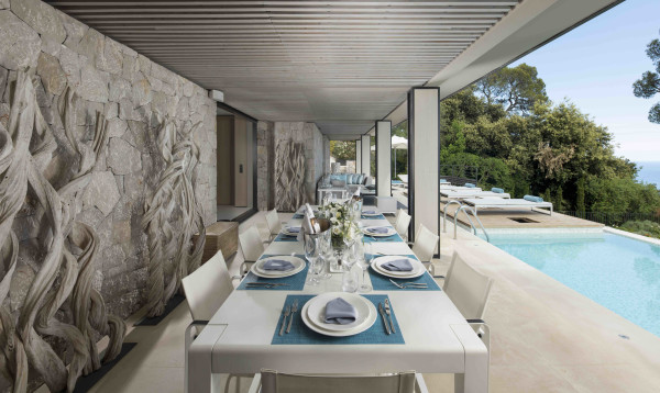 villa in Villefranche-sur-Mer : Rent this gorgeous villa with an extraordinary view of the bay of St Jean Cap Ferrat. - Photo 10