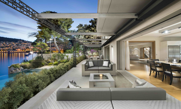 villa in Saint-Jean-Cap-Ferrat : Rent this waterfront property in Saint Jean cap Ferrat. - Photo 1