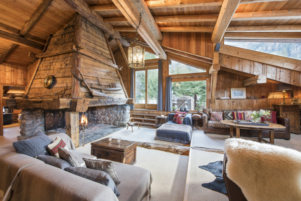 villa in Chamonix : Rent one of the oldest chalet of Chamonix located in the Village of 'les Bois' - Photo 4