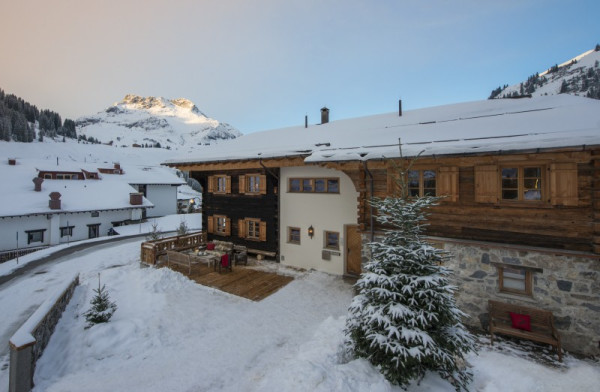 villa in Lech : Rent enchanting chalet with spa, sine cellar and cinema room in Lech, Austria - Photo 23