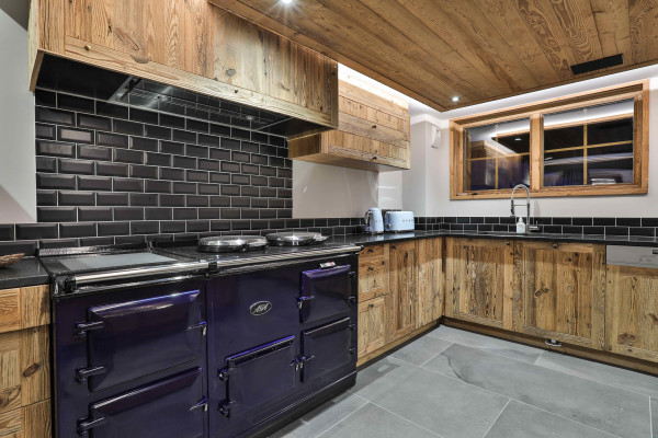 villa in Chamonix : Rent this chalet perfect for large group of 22 guests in Les Tines. - Photo 8
