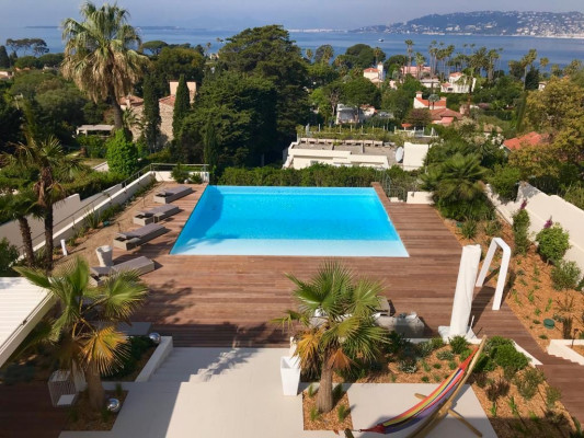 villa in Cap d'Antibes : Rent this brand new modern villa with a sea view on the Cap d'Antibes. - Photo 8